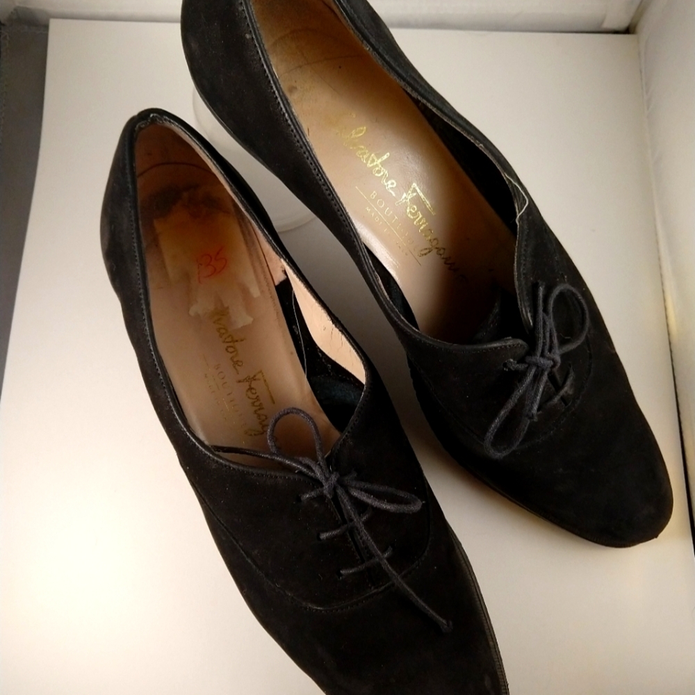 Salvatore Ferragamo Boutique Black Suede Oxfords 7